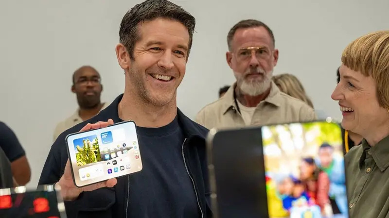 Apple releases iphone 18 with new design